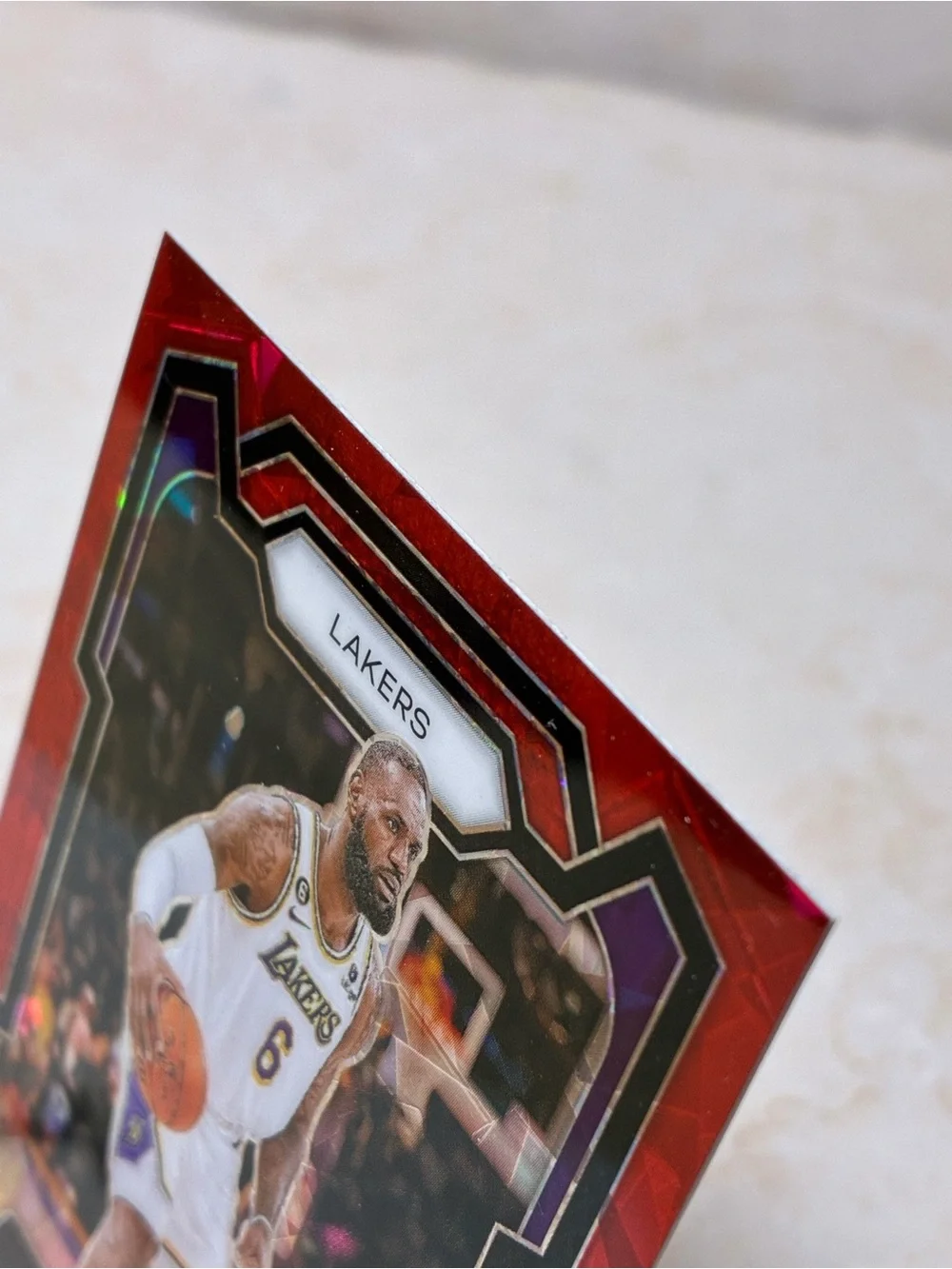LeBron James Lakers Red Cracked Ice Prizm Basketball Card